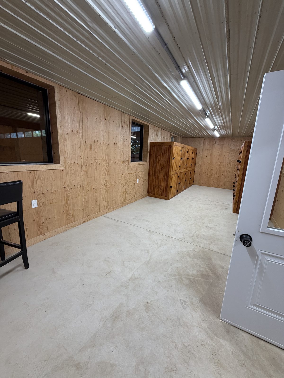 Heated viewing room and lounge